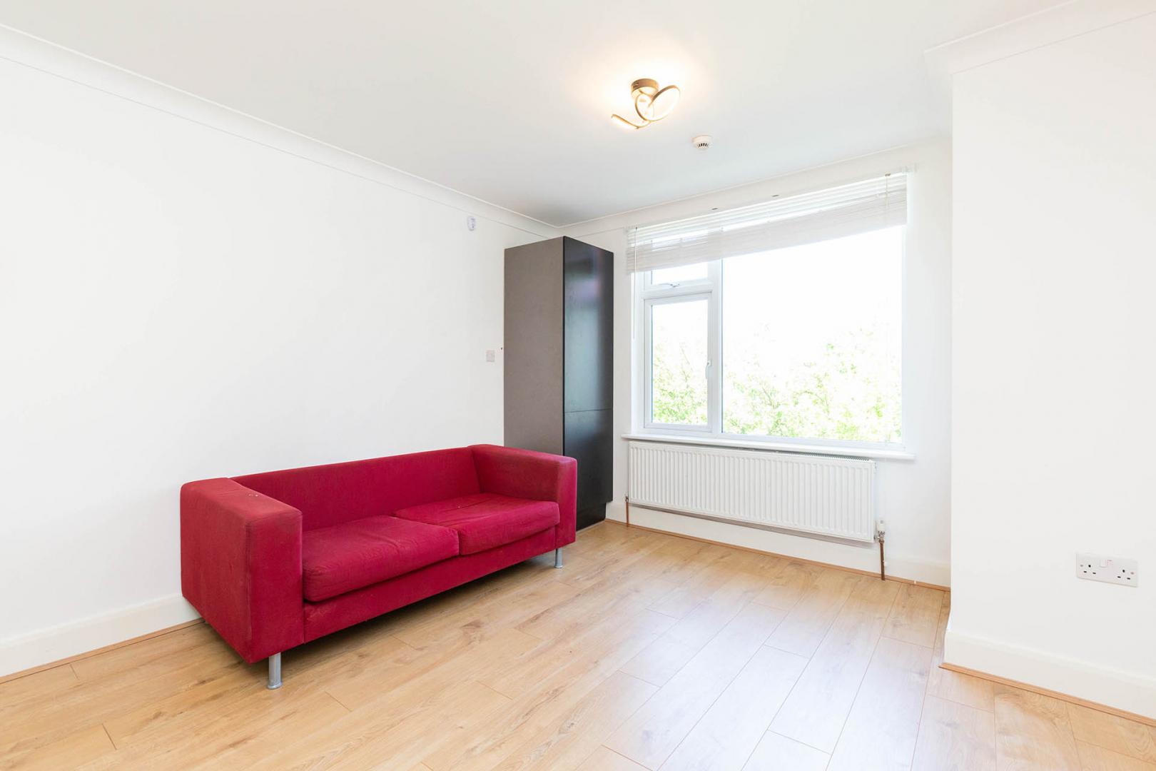 Newly Renovated Property Park Chase, Wembley